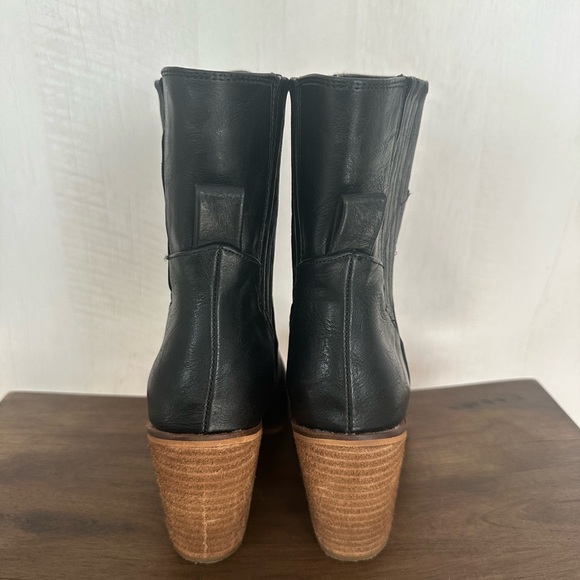 Black cowgirl boots mid calf - Picture 5 of 8